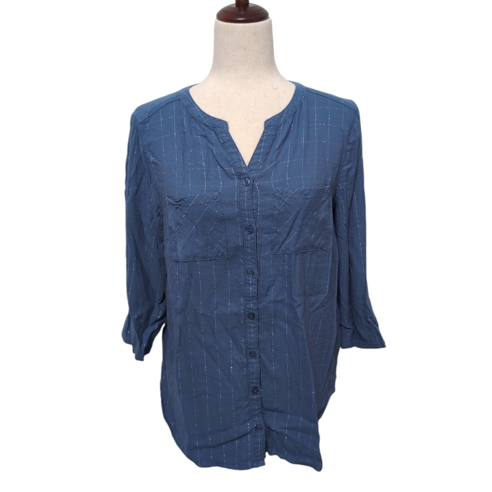Chico's Top Blouse Blue Linen Like Chambray V-Neck‎ Button Down Knit size 0/(4)